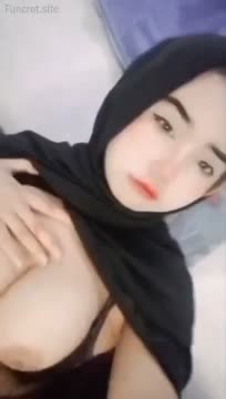 Hijab Sange Remas Nenen Keluar Susu desah manja di villa