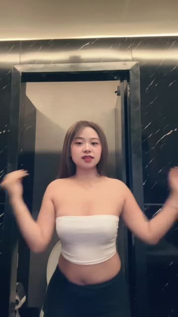 Bokep Indo VID 991 remas toket di kebun