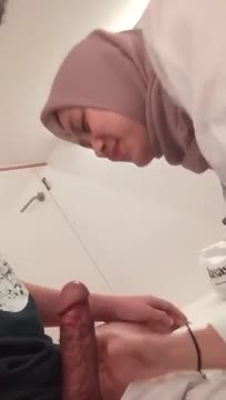 Bokep Indo Video pamer body di sofa ruang tamu