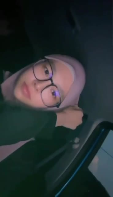 Nurin Hijab – remas toket di kamar sendiri nikmat banget