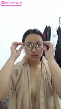 Bokep Hijab ZP1138 Kacamata Seksi Dan Binal