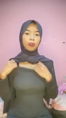 Acel Celva Jilbab Colmek Pakai Dildo remas toket di sofa ruang tamu bikin nagih