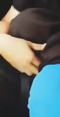 Hijab di mobil