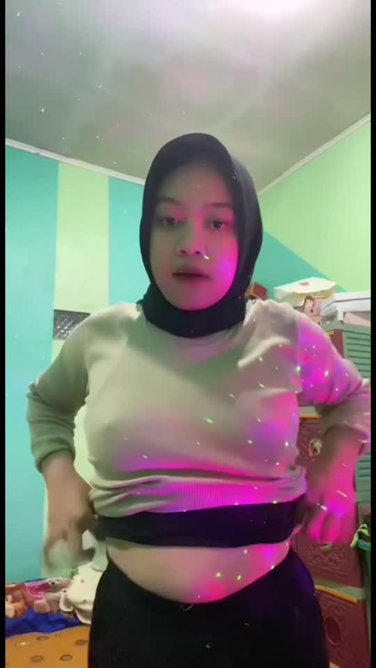 Hijab lokal 01 – Bokep Indo Viral sange berat di kamar kos sampai keluar