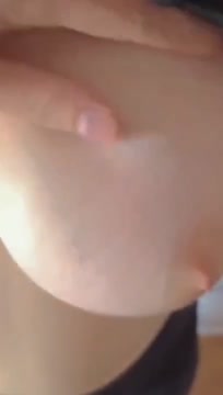 Selingkuh dengan tante hijab toket brutal mulus