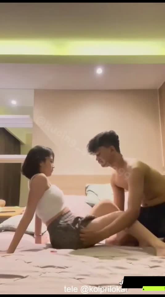 Model sisil update 04 – Bokep Indo Viral pamer body di kamar kos durasi panjang