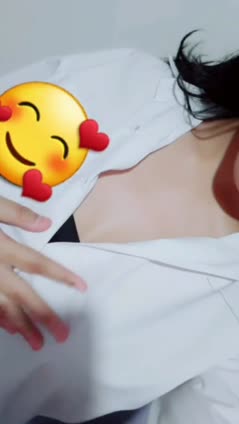 Bokep Indo Laras Bali 2 striptis di warnet