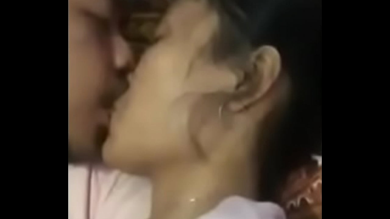 Bokep Indo Paksa adek kandung mandi di kamar kos terbaru viral