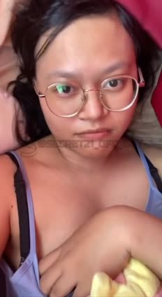 Hijab Malay Kacamata buka baju di villa