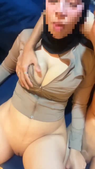 Bokep Indo nungging di toilet umum