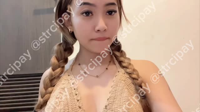 Bokep Indo VID 683 gagahi pacar di kebun bikin sange