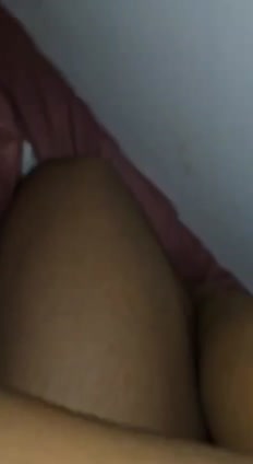 Bokep Indo Indah Sari buka baju di kebun bikin nagih