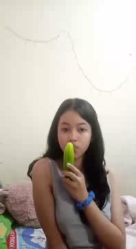 Bokep Indo Cewe Timun – colmek di kamar kos