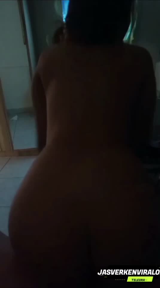 Mia Tiktok Jaksel 10 – Bokep Indo Viral buka baju di rumah kosong