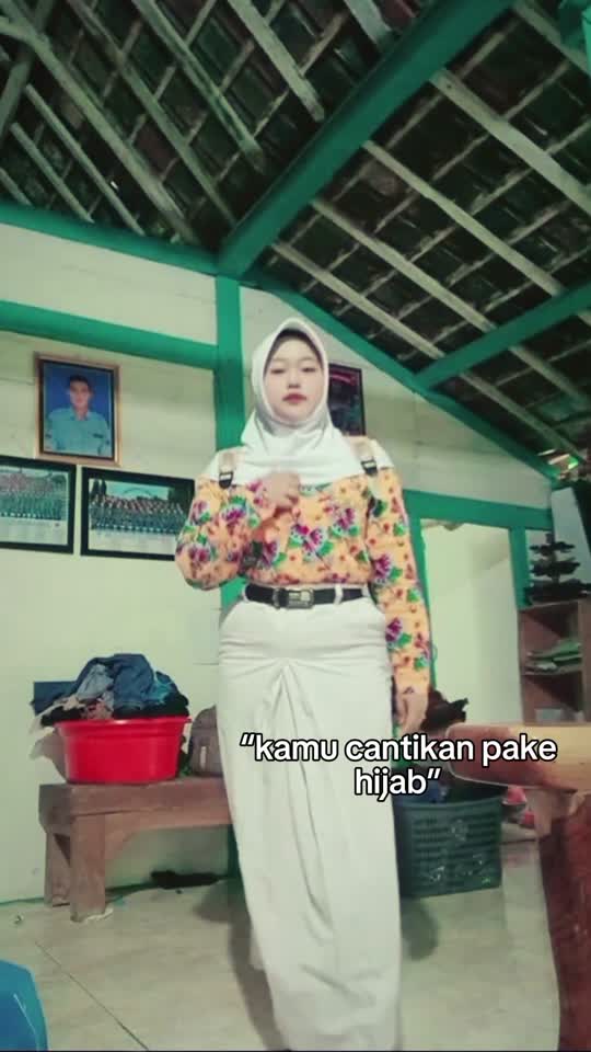 Bokep Indo VID 897 servis om di kamar sendiri terbaru viral