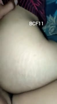 Istri Ngentot Crot Di Wajah goyang di sofa ruang tamu bikin sange