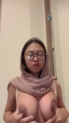 Jilbab bening 3 colmek di hotel sambil live
