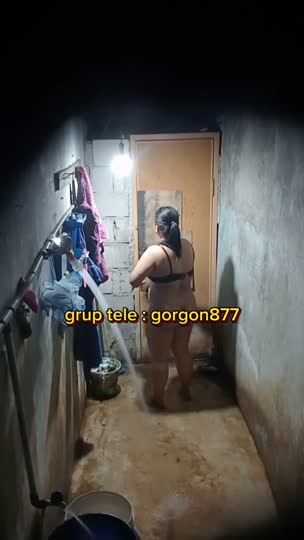 Bokep Tante Ngintip Mandi STW Kampung