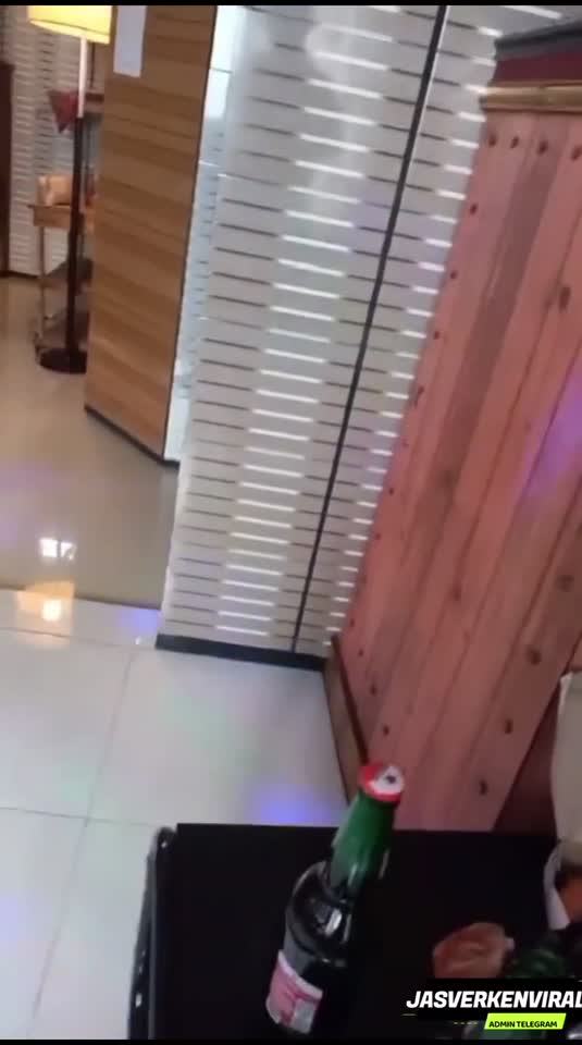 Sewa LC Karaoke Bugil – Bokep Indo Viral striptis di hotel
