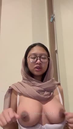 Hijab Kacamata Sagapung mandi di kamar sendiri terbaru viral
