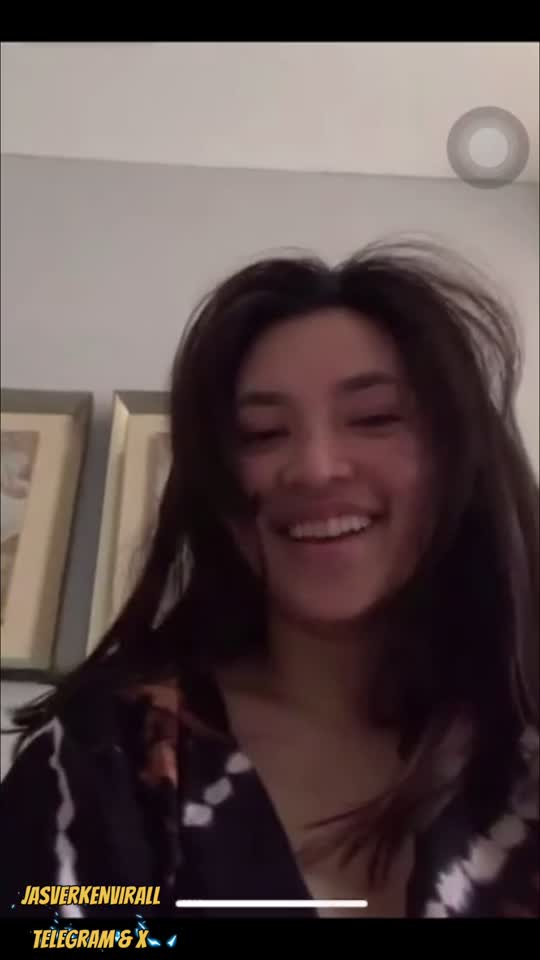 Vcs sama cewe cantik – Bokep Indo Viral desah manja di sofa ruang tamu sampai lemas