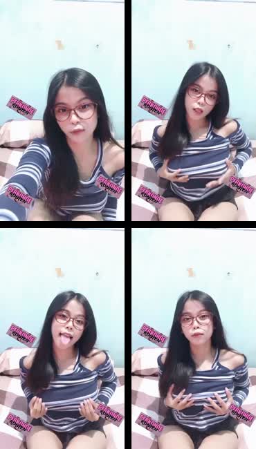 Bokep Indo nungging di kebun sambil live