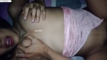 Bokep Indo Desahan Maut Cewek Tobrut Nurut Cubit Uting
