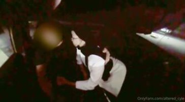 Bokep Jilbab Hijabers Nyepong dalam Mobil di Parkiran