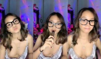 Puting Susu Mungil Adik Manis Kacamata Mango