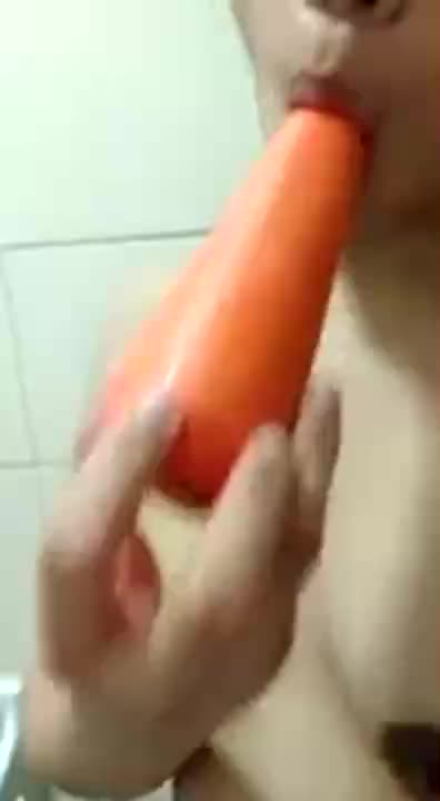 Cam Laura Tkw Colmek Pake Wortel