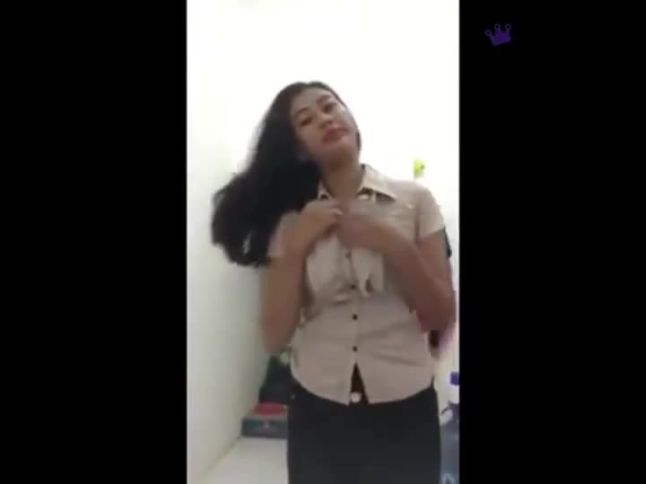 Bokep Indo Cewek Sexy Pamer Tubuh Mulus di Cam