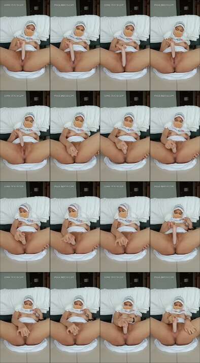 Colmek Pake Mukenah