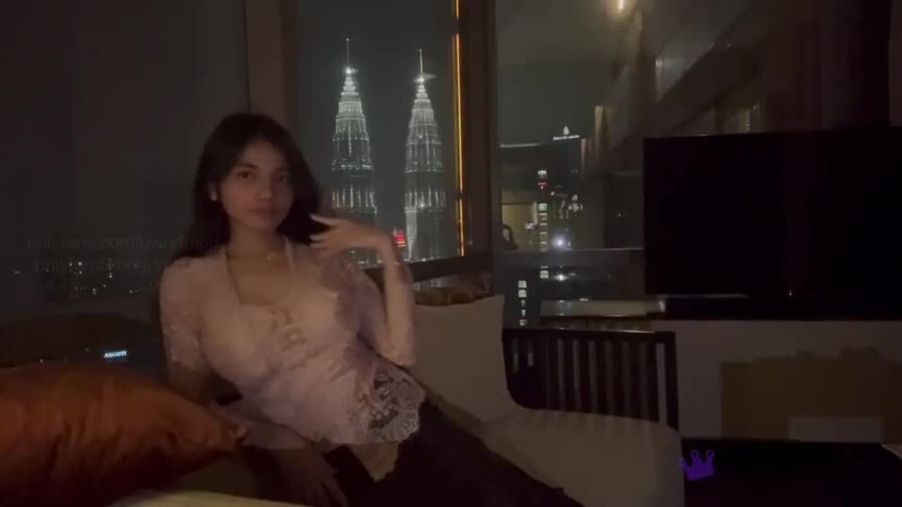 Bokep Indo Draculin Uwudracu Kebaya Sex Tape in KL