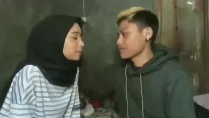 Jilbab Biru Erika Sang Youtuber