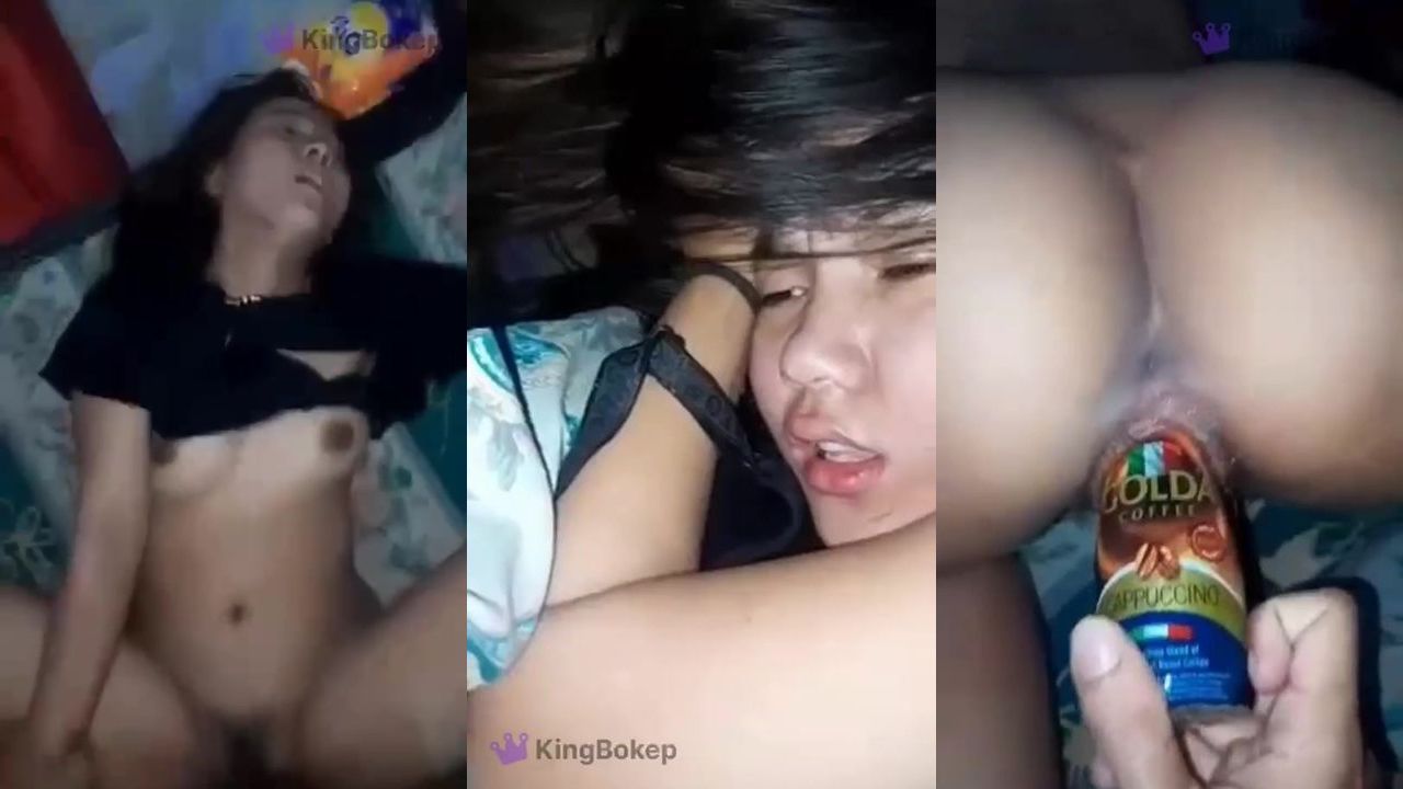 Bokep Indo Masih Kurang Puas, Pacarnya Bawa Botol Golda Cappucino
