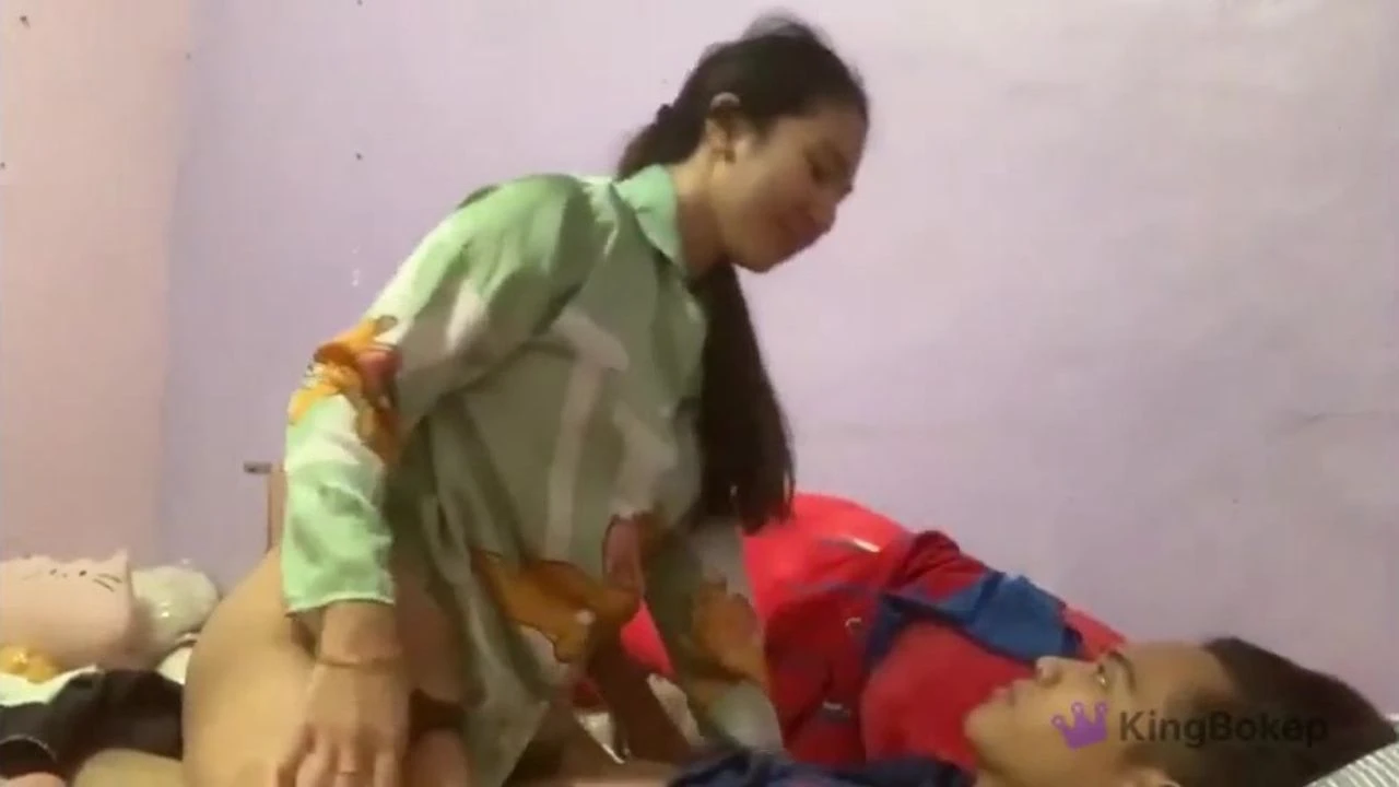 Ngentot Kakak Masih Pakai Baju Tidur