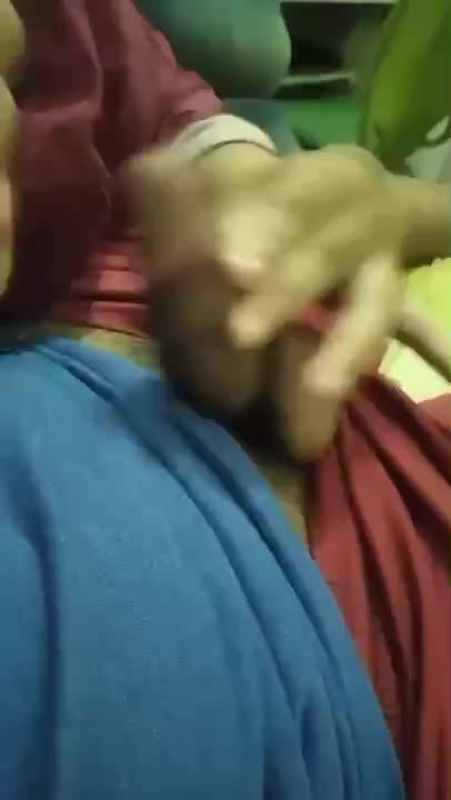 Bokep Indo Nyuruh Pacar Ngulum Bangku Hijau