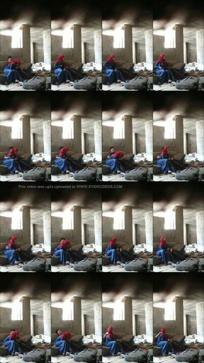 Bokep Jilbab Merah Mesum di Tempat Umum