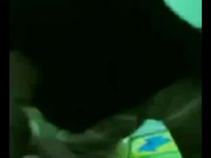 Cewek Manis Berjilbab Kulum Kontol